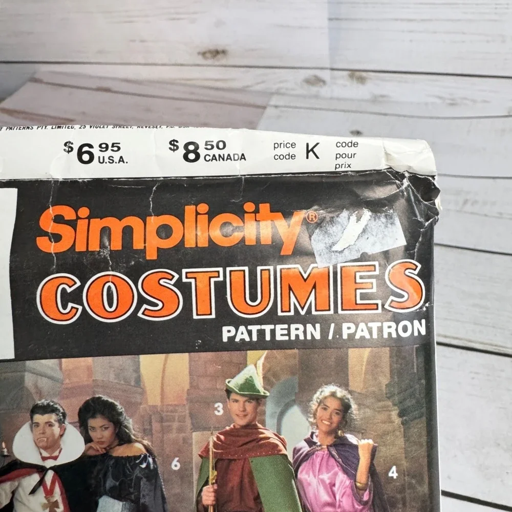 Simplicity 0636 Halloween Costume Pattern Witch Dracula Robin Hood Sm Med Lg
